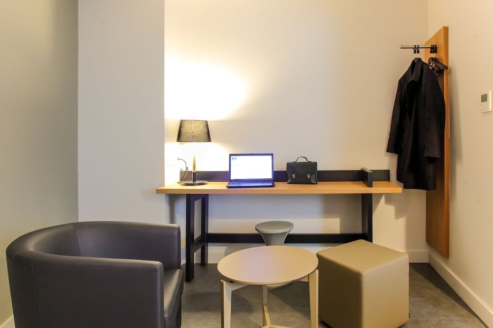 هتل رسدا پورت د بانیولی